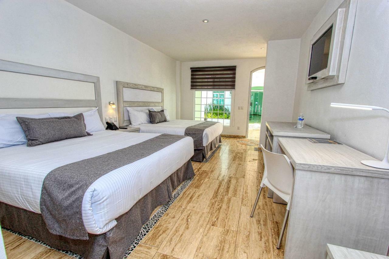 Hotel Splash Inn Alcocer Εξωτερικό φωτογραφία