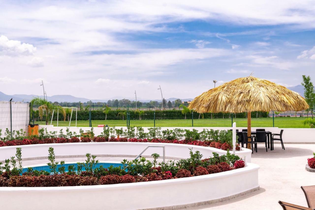 Hotel Splash Inn Alcocer Εξωτερικό φωτογραφία